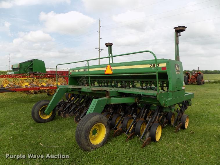 image for item J8628 John Deere 750 grain drill