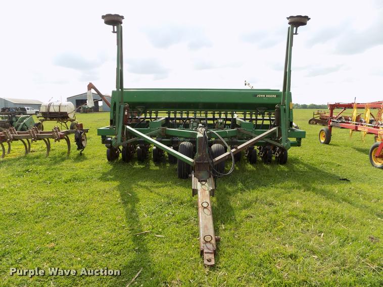 image for item J8628 John Deere 750 grain drill