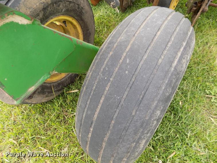 image for item J8628 John Deere 750 grain drill