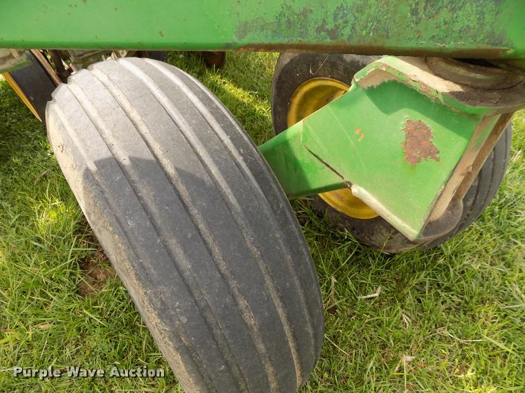 image for item J8628 John Deere 750 grain drill