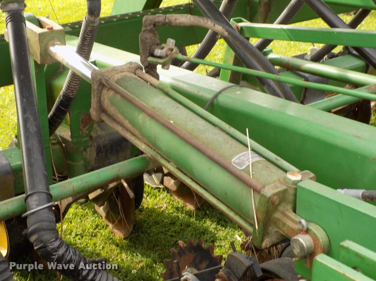 image for item J8628 John Deere 750 grain drill