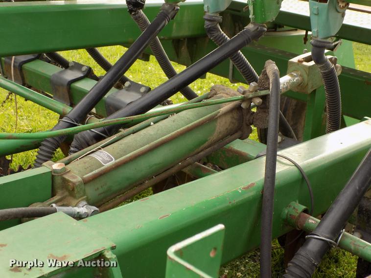 image for item J8628 John Deere 750 grain drill