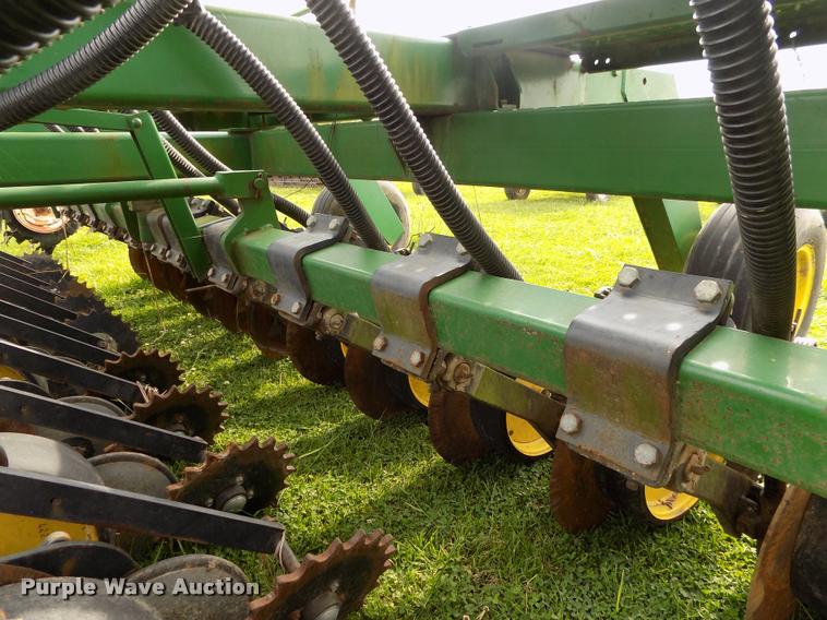 image for item J8628 John Deere 750 grain drill