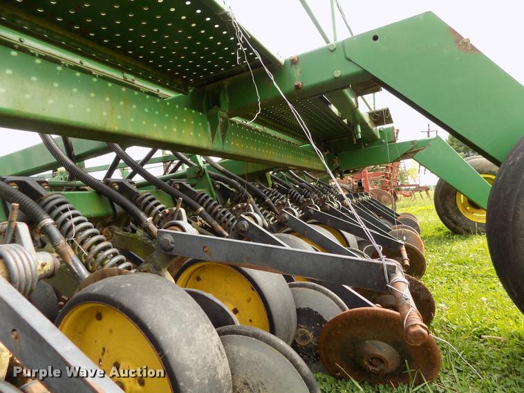 image for item J8628 John Deere 750 grain drill