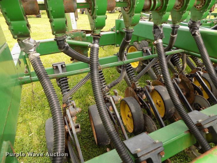 image for item J8628 John Deere 750 grain drill