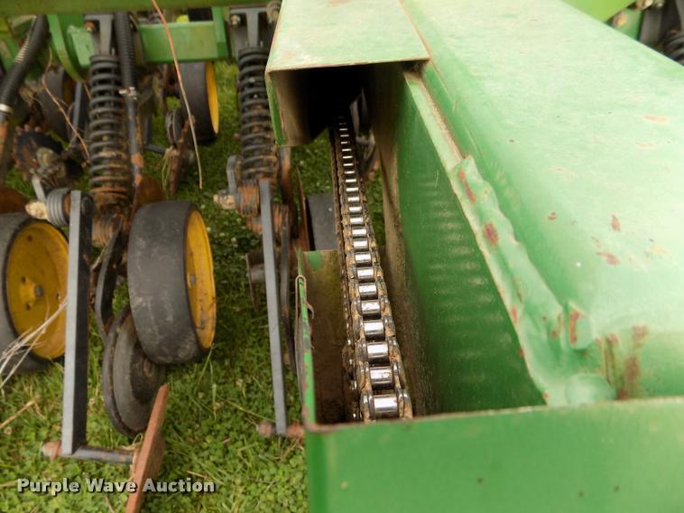image for item J8628 John Deere 750 grain drill