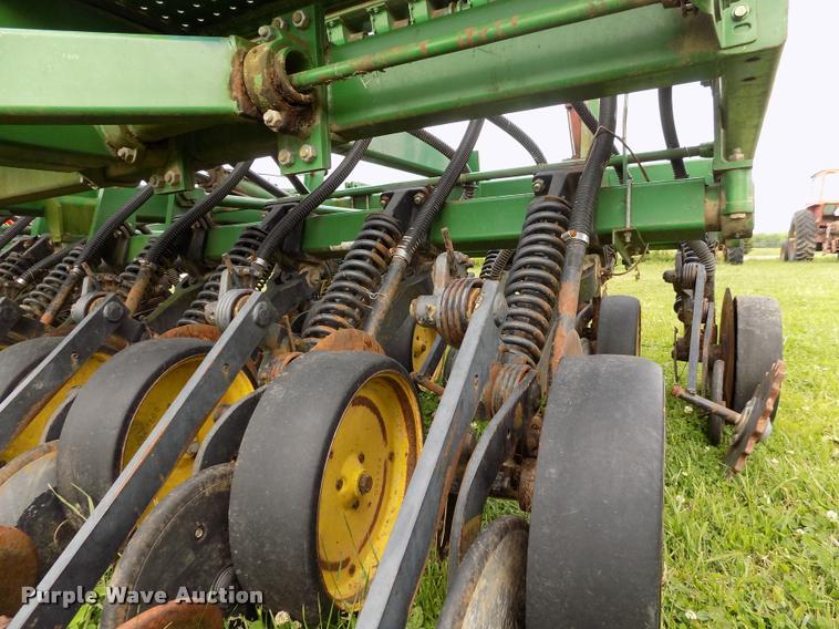 image for item J8628 John Deere 750 grain drill