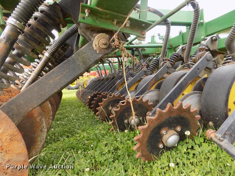 image for item J8628 John Deere 750 grain drill