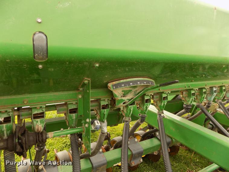 image for item J8628 John Deere 750 grain drill