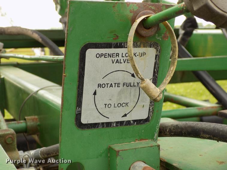 image for item J8628 John Deere 750 grain drill