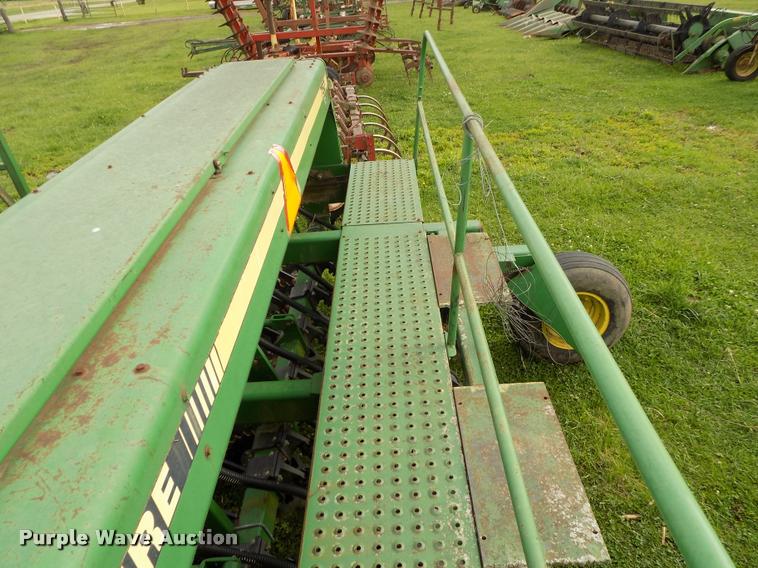 image for item J8628 John Deere 750 grain drill