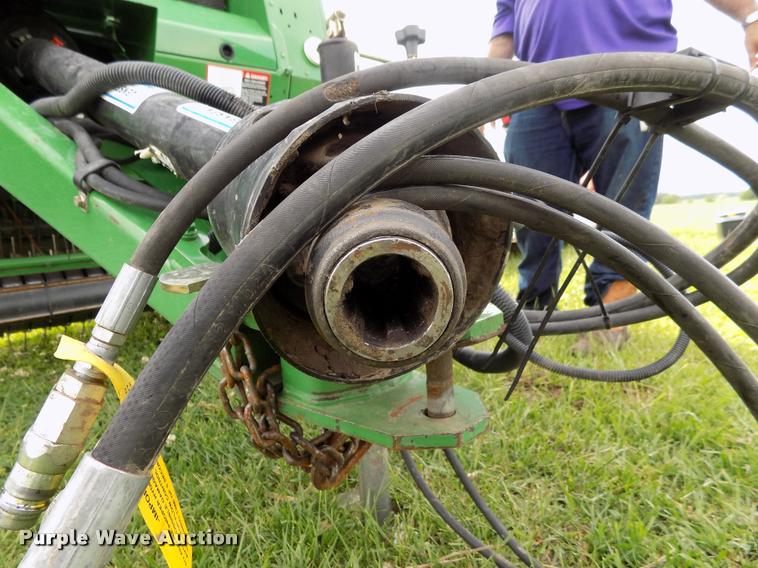 image for item J8629 2012 John Deere 568 Mega Wide Plus round baler