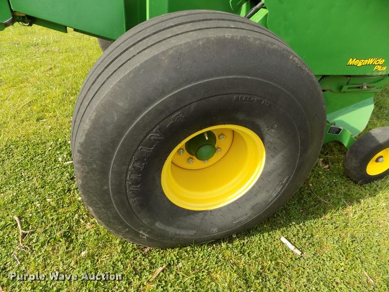 image for item J8629 2012 John Deere 568 Mega Wide Plus round baler