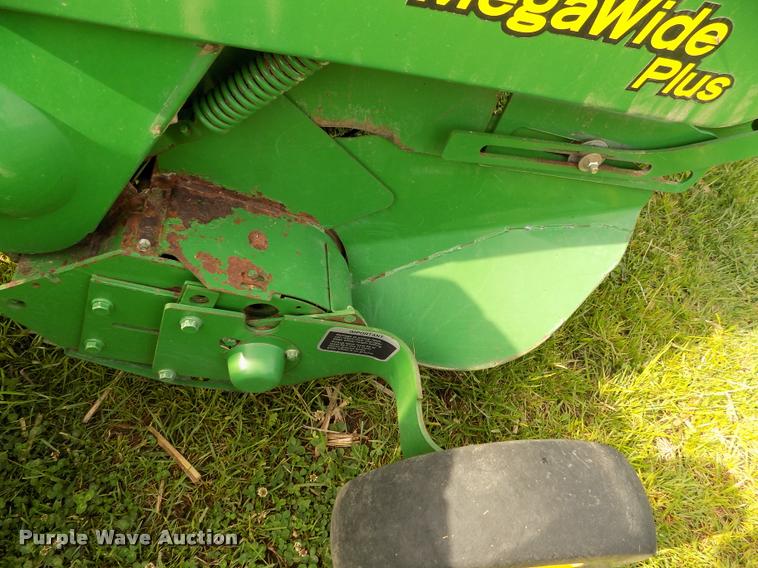 image for item J8629 2012 John Deere 568 Mega Wide Plus round baler