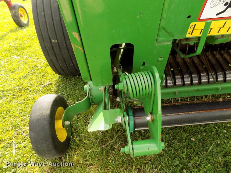 image for item J8629 2012 John Deere 568 Mega Wide Plus round baler