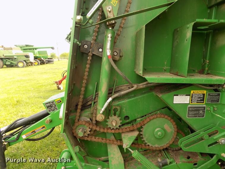 image for item J8629 2012 John Deere 568 Mega Wide Plus round baler