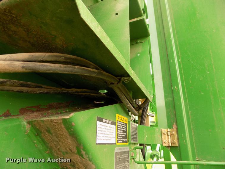 image for item J8629 2012 John Deere 568 Mega Wide Plus round baler