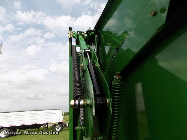 image for item J8629 2012 John Deere 568 Mega Wide Plus round baler