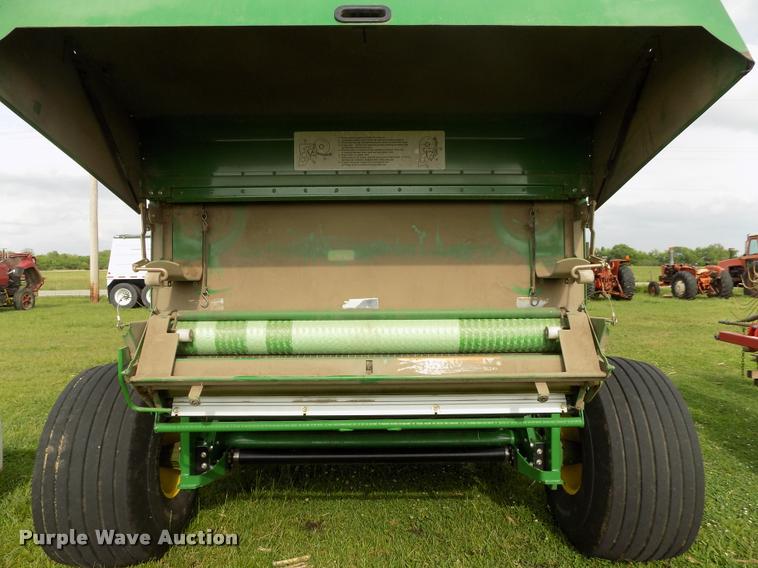 image for item J8629 2012 John Deere 568 Mega Wide Plus round baler