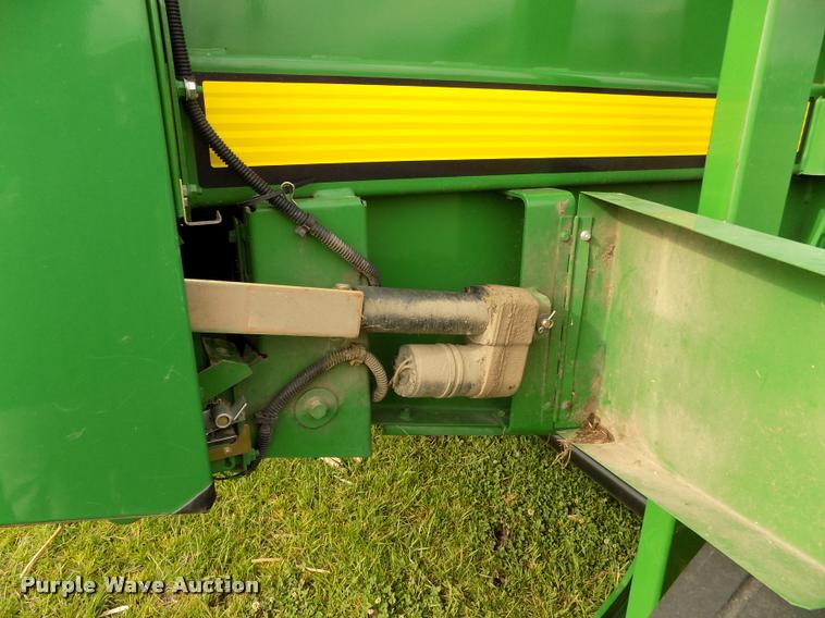 image for item J8629 2012 John Deere 568 Mega Wide Plus round baler