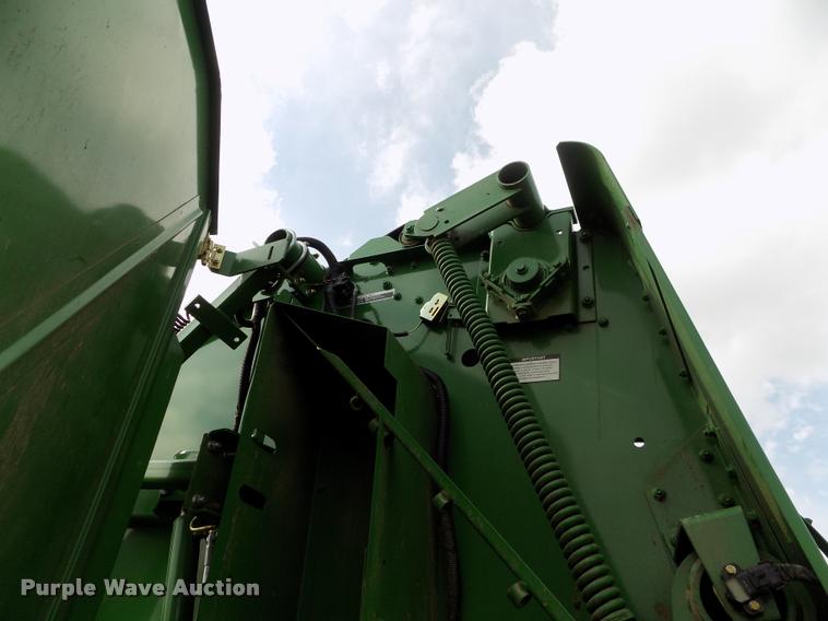 image for item J8629 2012 John Deere 568 Mega Wide Plus round baler