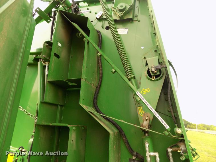 image for item J8629 2012 John Deere 568 Mega Wide Plus round baler