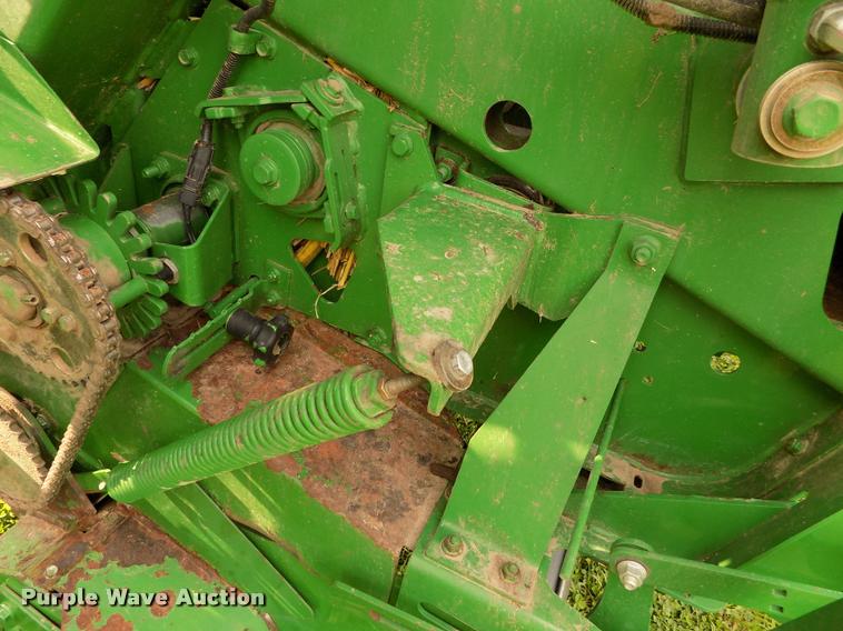 image for item J8629 2012 John Deere 568 Mega Wide Plus round baler