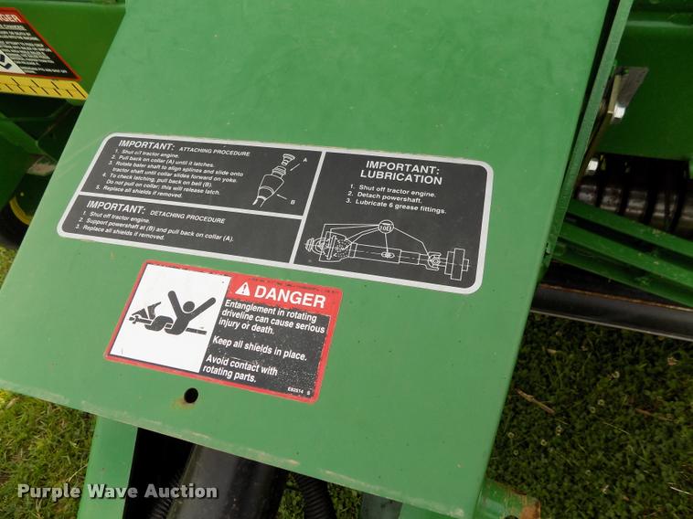 image for item J8629 2012 John Deere 568 Mega Wide Plus round baler