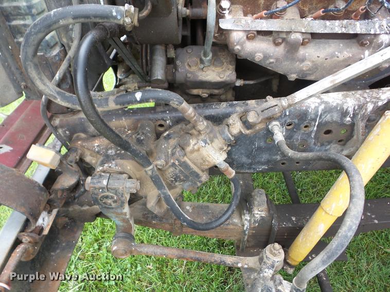 image for item J8631 1974 Ford 900 grain truck