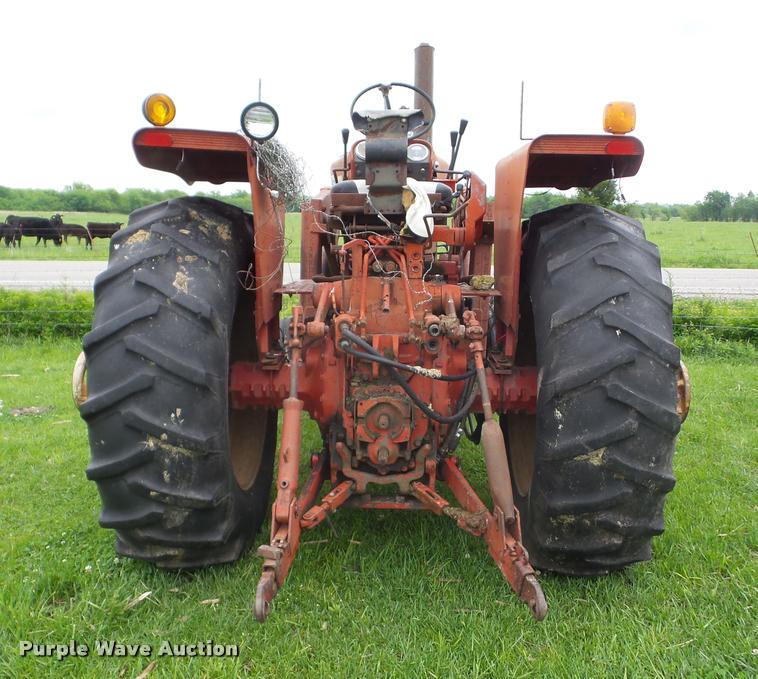 image for item J8634 1976 International 966 tractor