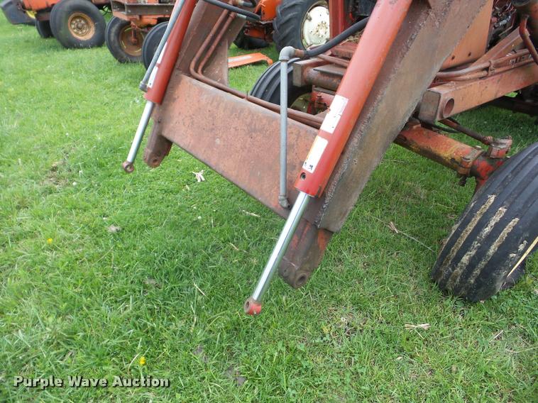 image for item J8634 1976 International 966 tractor