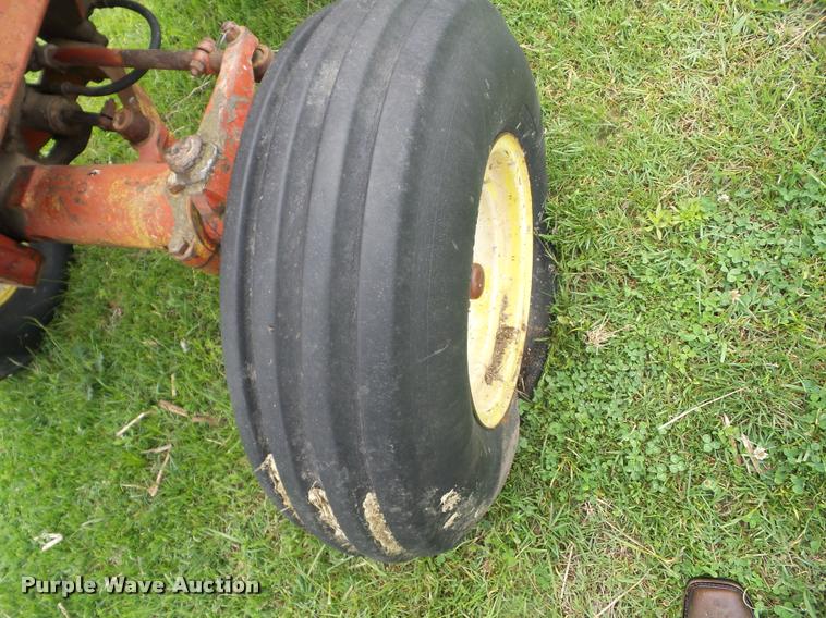 image for item J8634 1976 International 966 tractor