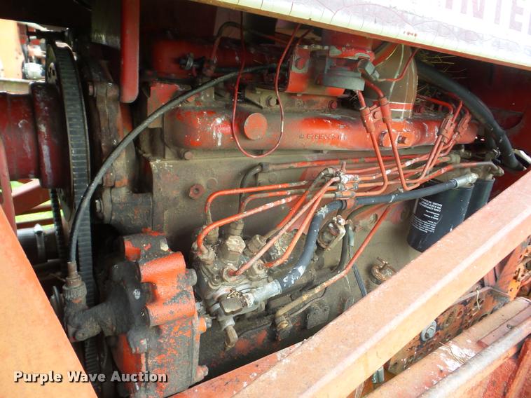 image for item J8634 1976 International 966 tractor