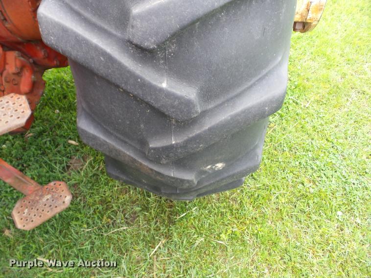 image for item J8634 1976 International 966 tractor