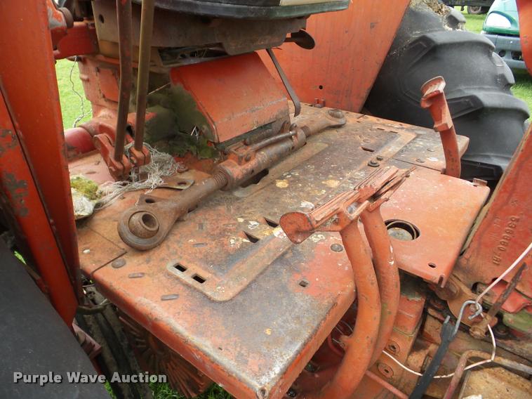 image for item J8634 1976 International 966 tractor