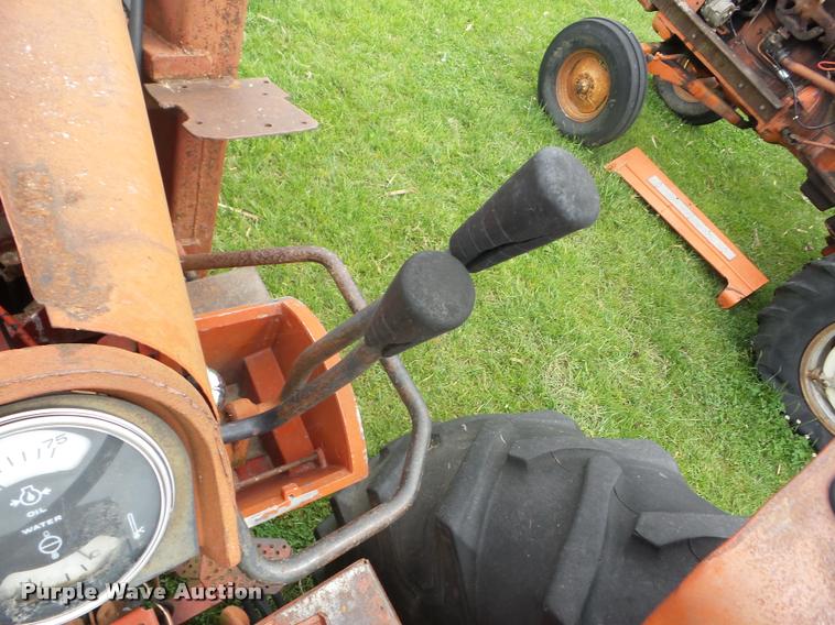 image for item J8634 1976 International 966 tractor