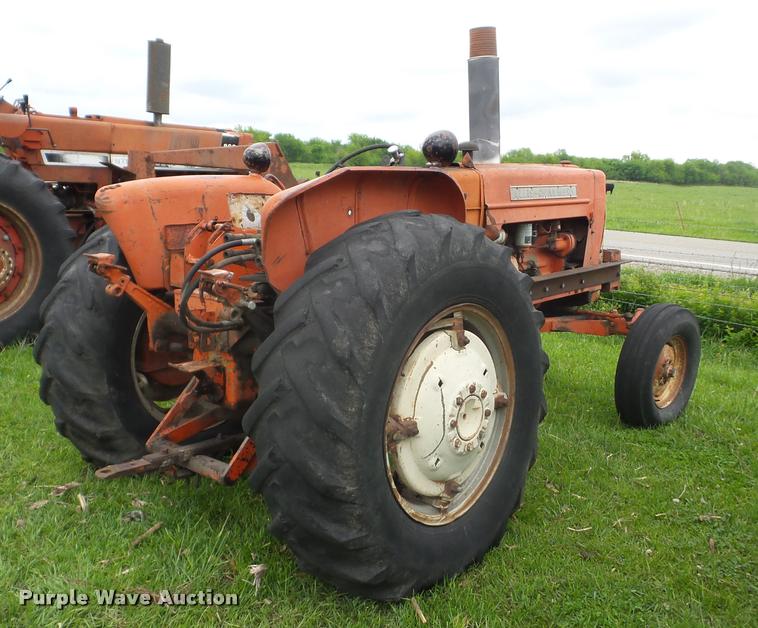 image for item J8635 1965 Allis Chalmers D17 tractor