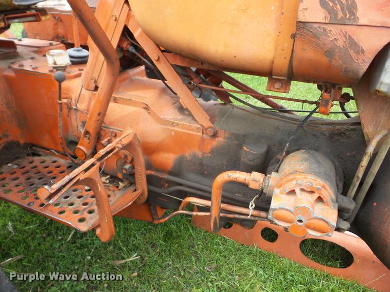 image for item J8635 1965 Allis Chalmers D17 tractor
