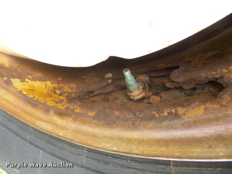 image for item J8635 1965 Allis Chalmers D17 tractor