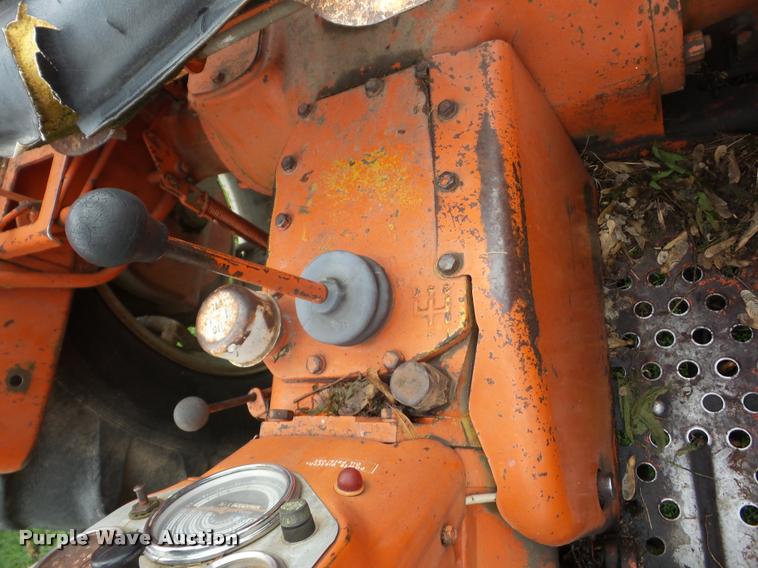 image for item J8635 1965 Allis Chalmers D17 tractor