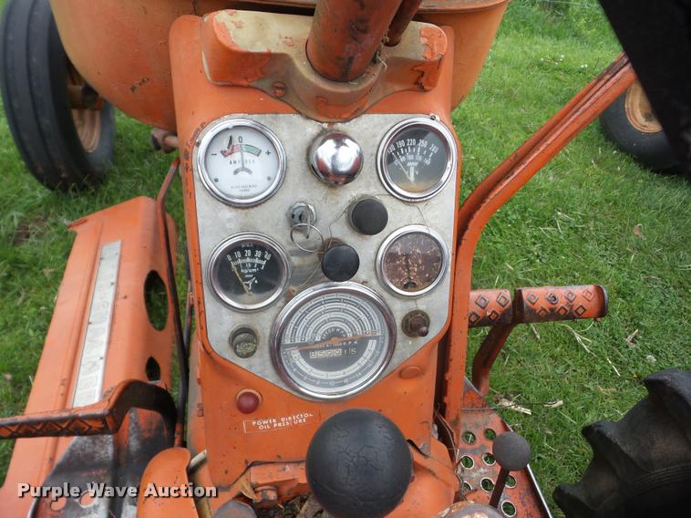 image for item J8635 1965 Allis Chalmers D17 tractor