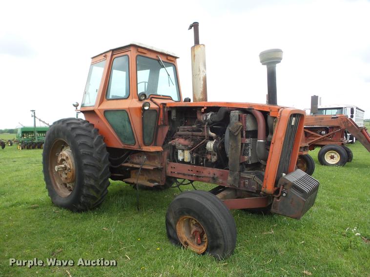 image for item J8636 1977 Allis Chalmers 7040 tractor