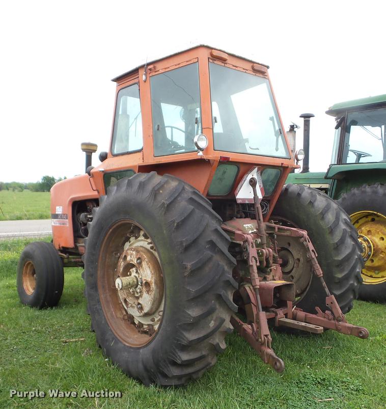 image for item J8636 1977 Allis Chalmers 7040 tractor