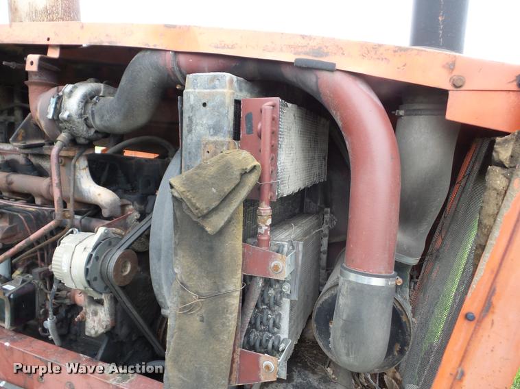 image for item J8636 1977 Allis Chalmers 7040 tractor