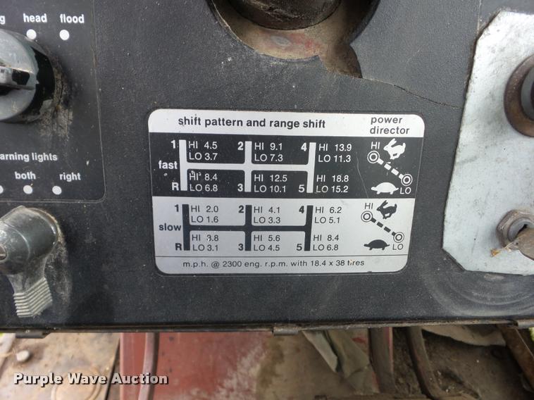 image for item J8636 1977 Allis Chalmers 7040 tractor