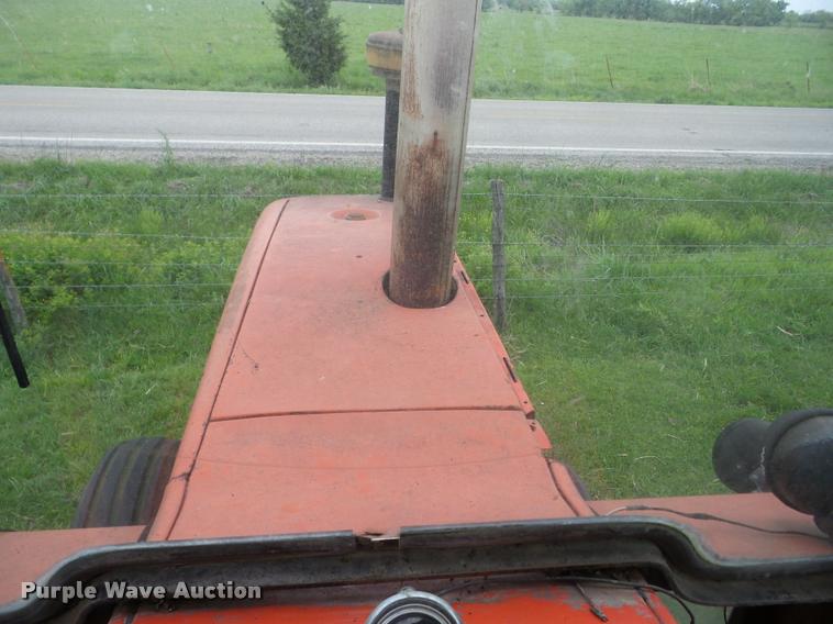 image for item J8636 1977 Allis Chalmers 7040 tractor