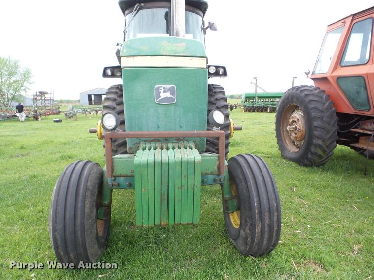 image for item J8637 1976 John Deere 4630 tractor
