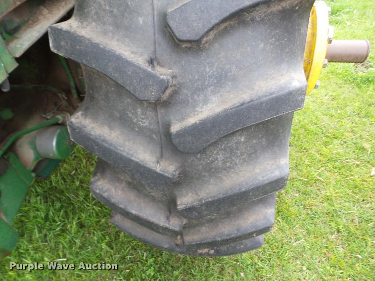 image for item J8637 1976 John Deere 4630 tractor