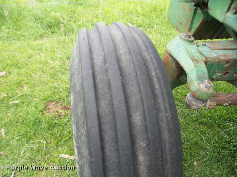 image for item J8637 1976 John Deere 4630 tractor