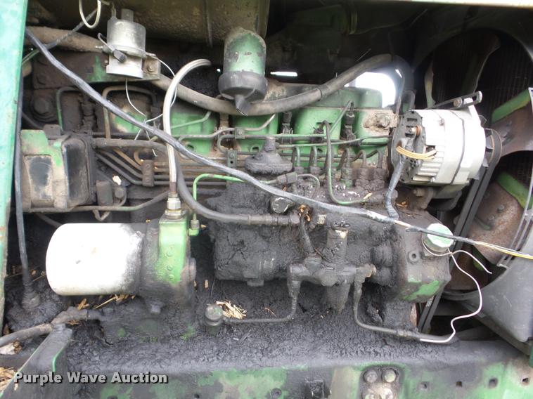 image for item J8637 1976 John Deere 4630 tractor